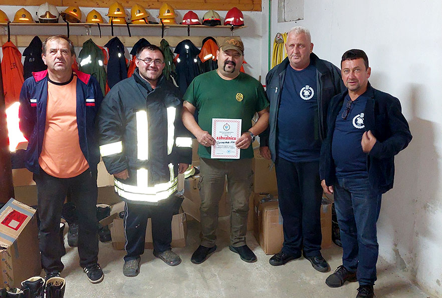 Požega.eu | Uz donacije sve veći broj vatrogasaca opremljen za intervencije