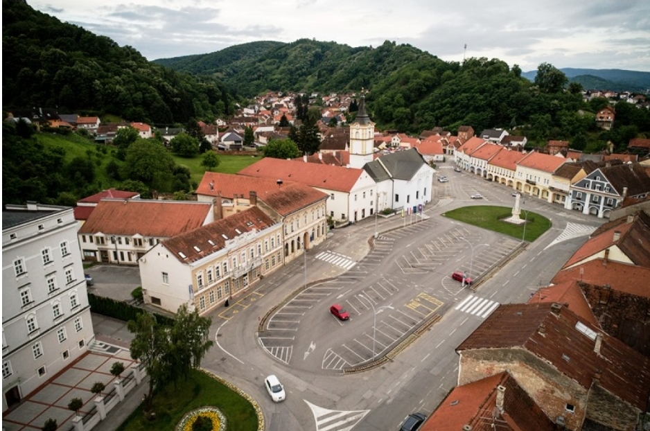 Požega.eu | Kako urediti plohu Trga Sv. Trojstva? Poziv za sudjelovanje u javnom izlaganju