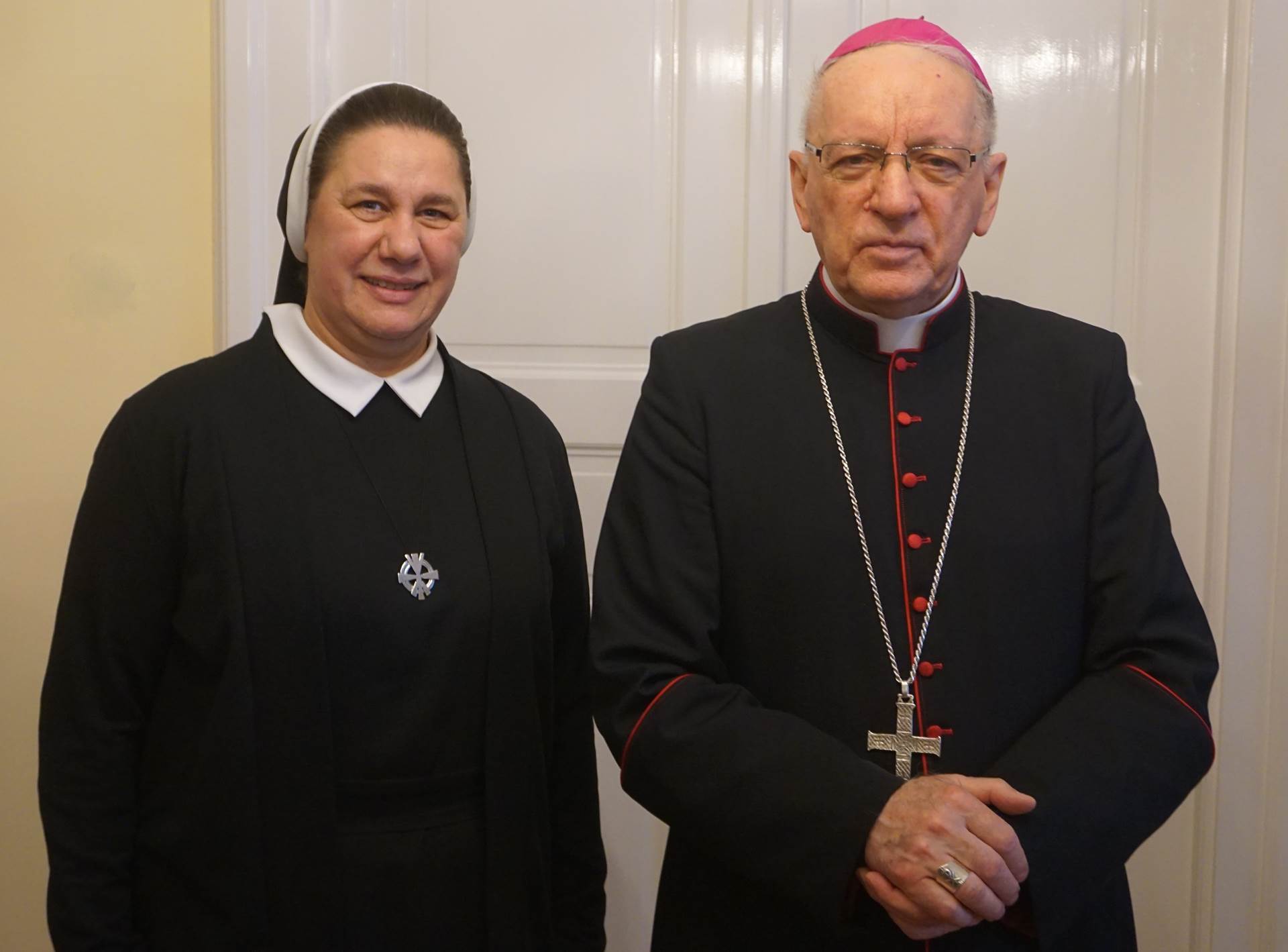 Požega.eu | Provincijalna poglavarica Družbe Kćeri Božje ljubavi u posjeti kod požeškog biskupa