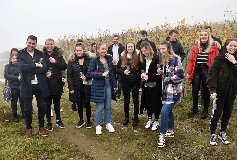 Požega.eu | Učenje o predikatinim vinima na terenu [FOTO]