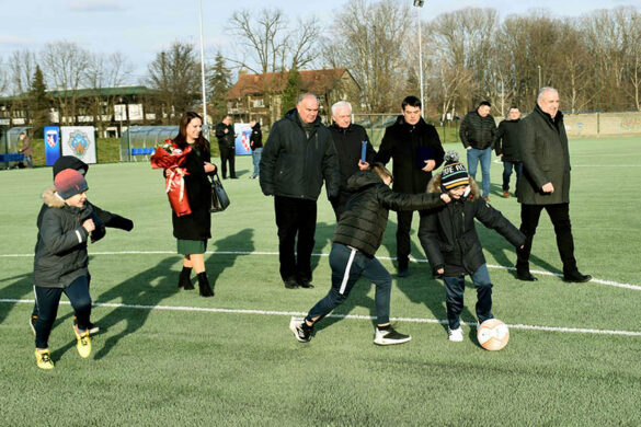 Požega dobila teren s umjetnom travom na stadionu Nogometnog kluba Slavonije /FOTOGALERIJA/