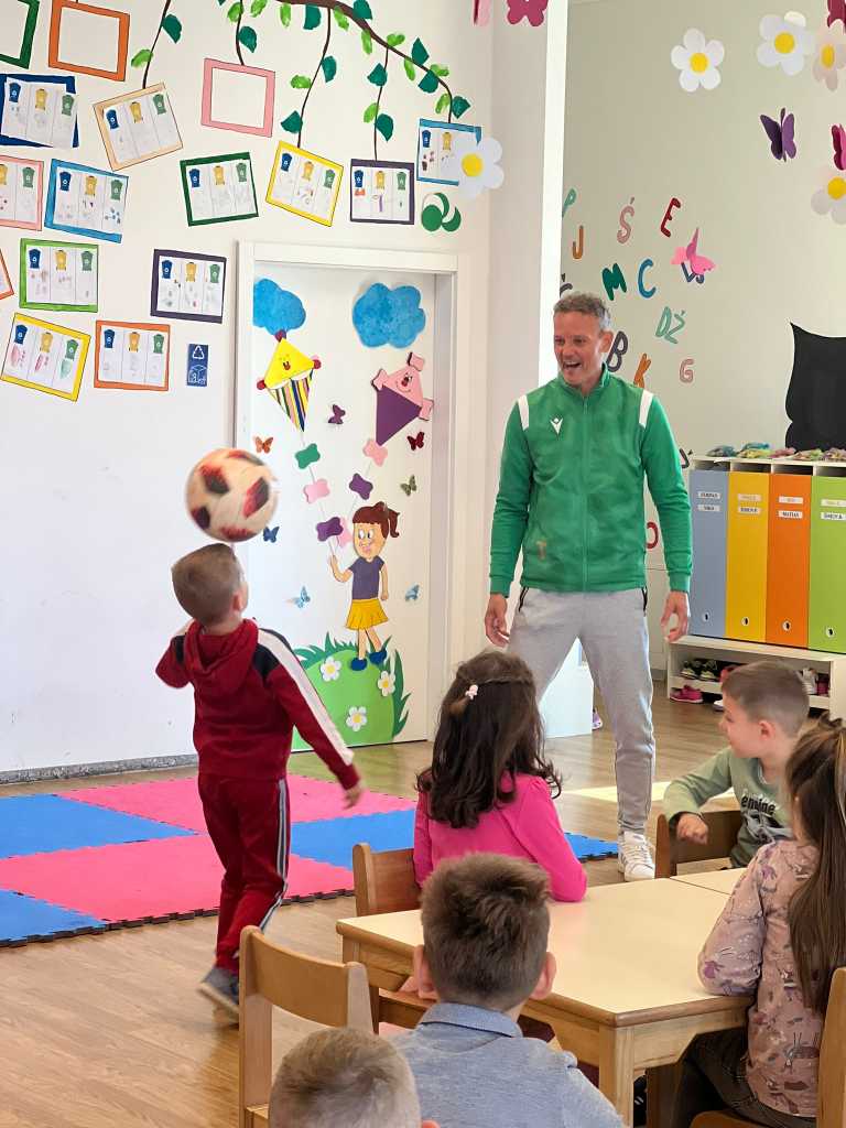 Požega.eu | Tjedan zanimanja u Dječjem vrtiću Grozdić; trener, frizer, gradonačenik…