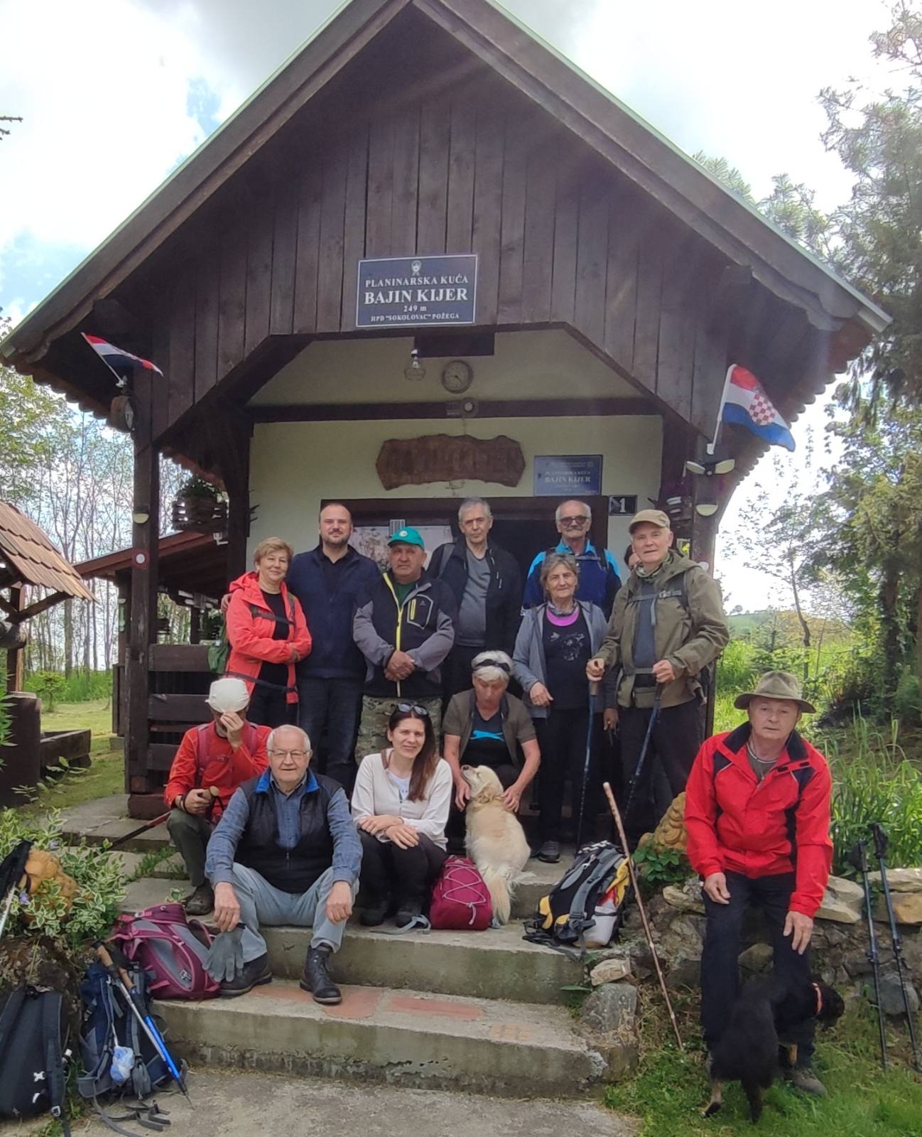 Požega.eu | Planinari Sokolovca nepoznatim stazama iznad svoga grada /FOTO/